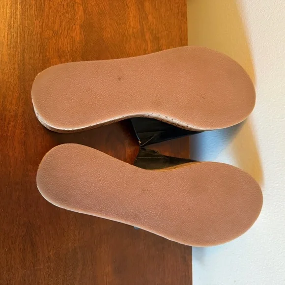 Black Leather Upper and Cork Platform Slip-On Sandals - Picture 6 of 6